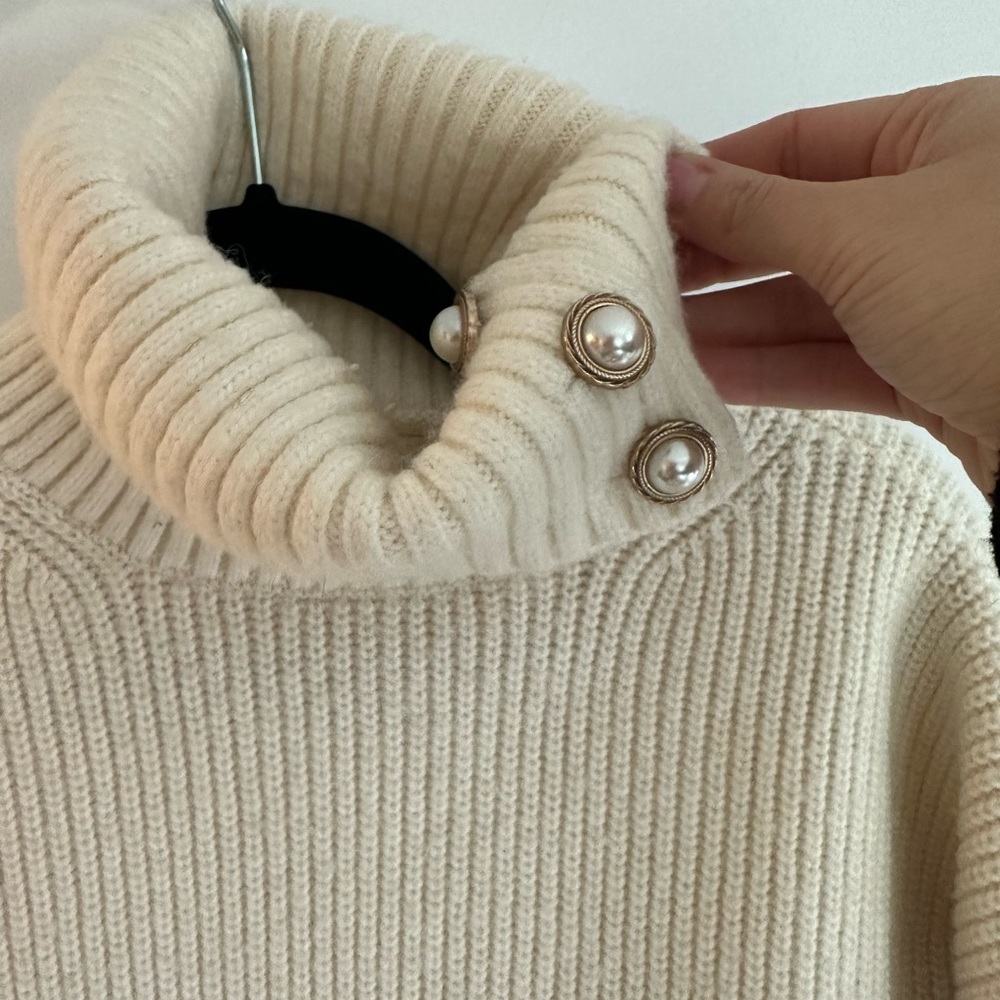 Sweater - Picture 2 of 5